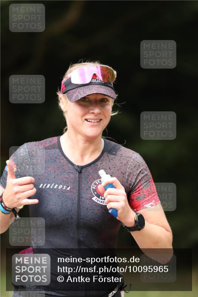 30.08.2026 - Elbe Triathlon Hamburg Antke Förster http://msf.ph/oto/10095965 30.08.2026 10:09:44 Laufen 19 meine-sportfotos.de