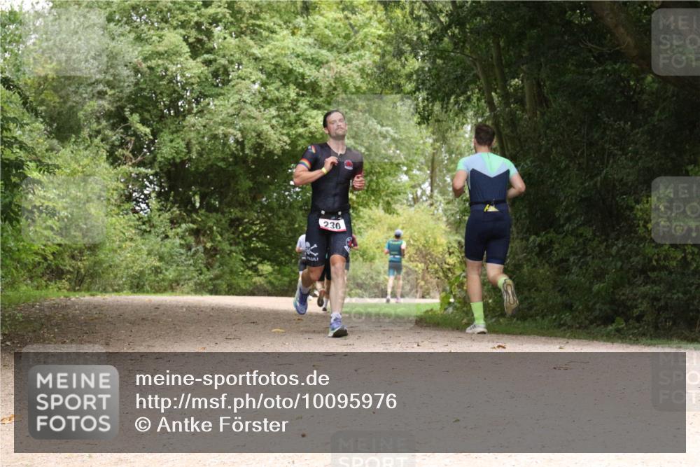 30.08.2026 - Elbe Triathlon Hamburg Antke Förster http://msf.ph/oto/10095976 30.08.2026 10:14:57 Laufen 230 meine-sportfotos.de