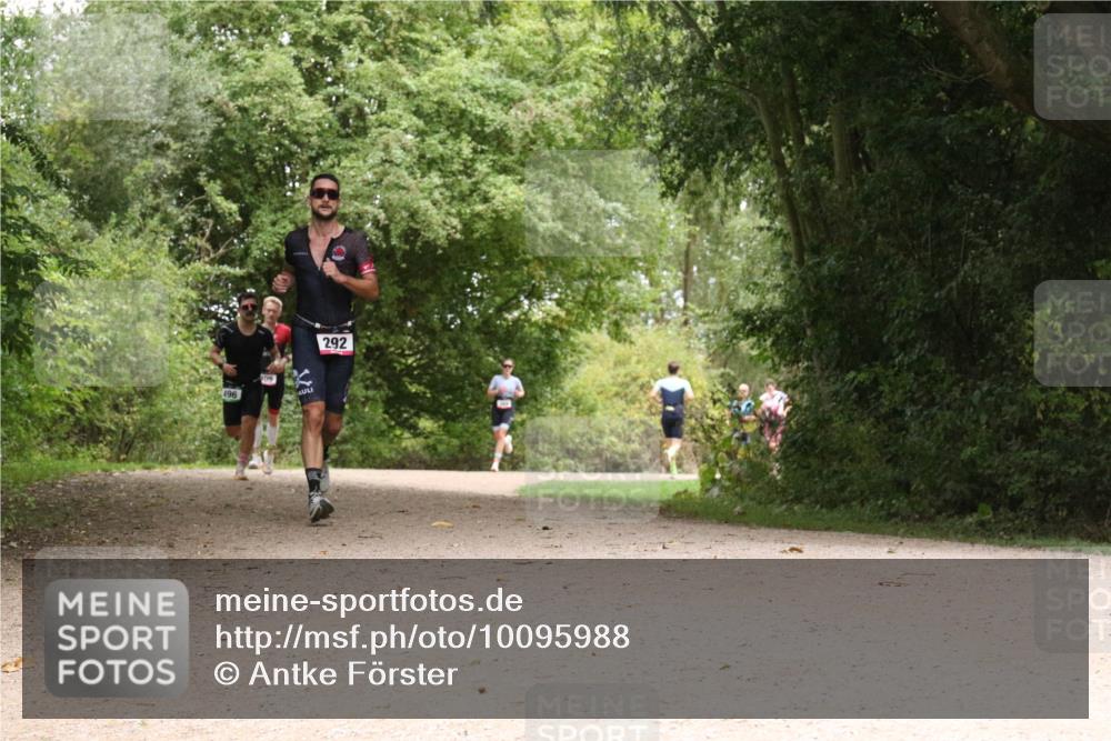 30.08.2026 - Elbe Triathlon Hamburg Antke Förster http://msf.ph/oto/10095988 30.08.2026 10:15:08 Laufen 496, 292 meine-sportfotos.de