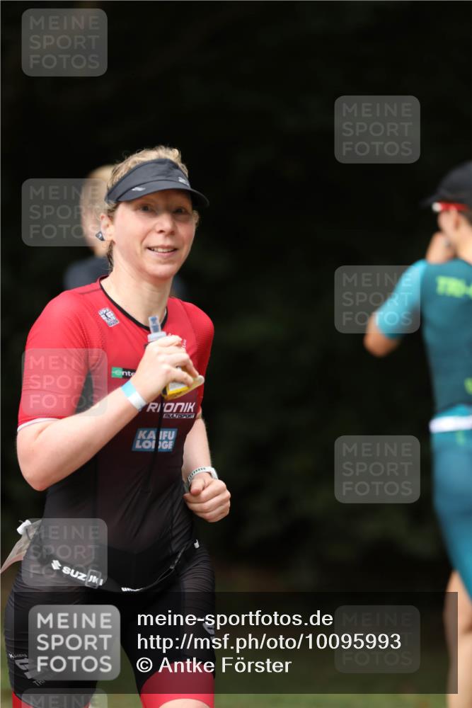 30.08.2026 - Elbe Triathlon Hamburg Antke Förster http://msf.ph/oto/10095993 30.08.2026 10:10:06 Laufen  meine-sportfotos.de