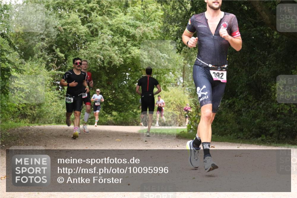 30.08.2026 - Elbe Triathlon Hamburg Antke Förster http://msf.ph/oto/10095996 30.08.2026 10:15:11 Laufen 496, 09, 292 meine-sportfotos.de