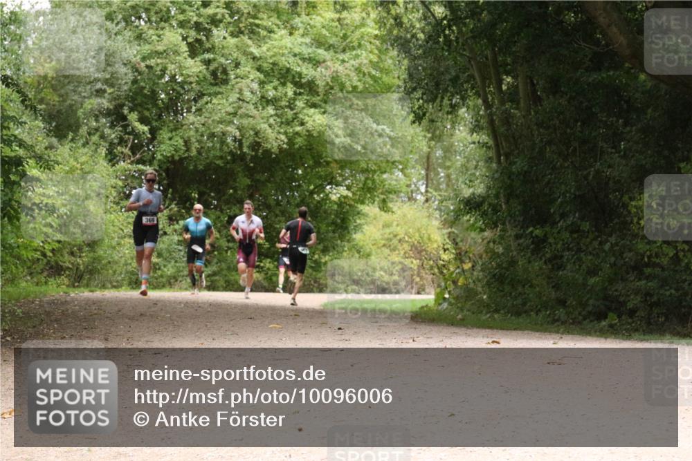 30.08.2026 - Elbe Triathlon Hamburg Antke Förster http://msf.ph/oto/10096006 30.08.2026 10:15:14 Laufen 369 meine-sportfotos.de