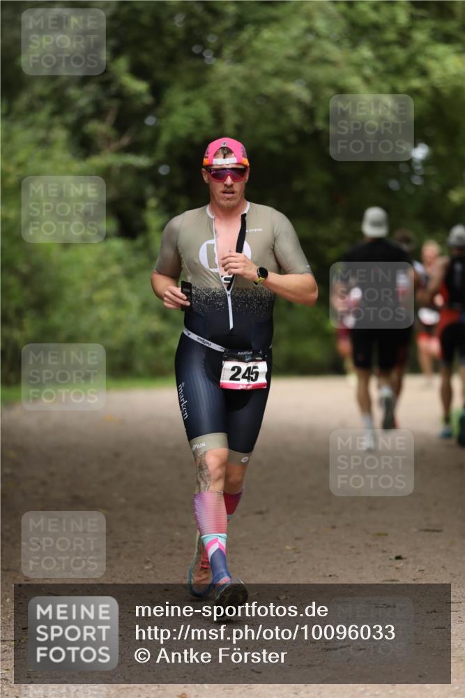 30.08.2026 - Elbe Triathlon Hamburg Antke Förster http://msf.ph/oto/10096033 30.08.2026 10:10:50 Laufen 245 meine-sportfotos.de