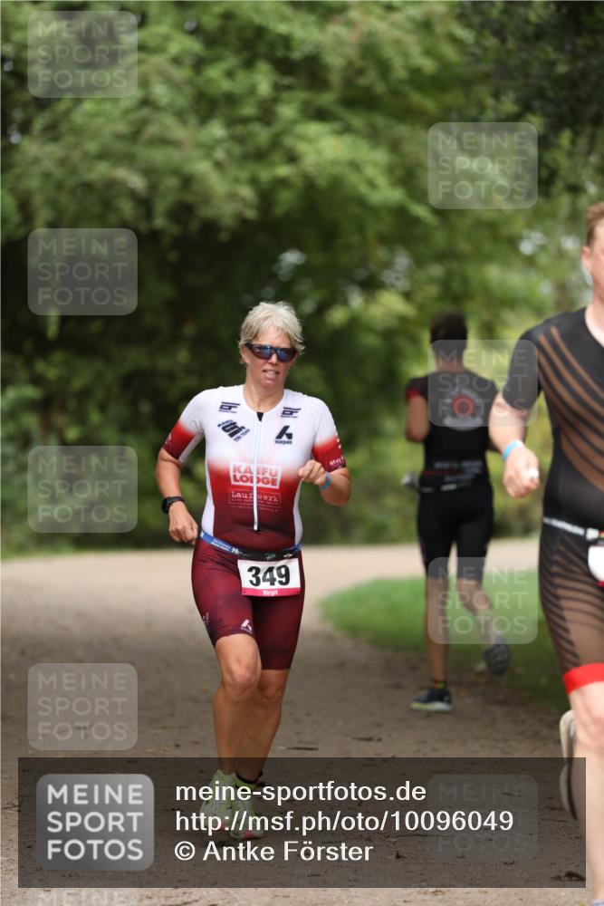 30.08.2026 - Elbe Triathlon Hamburg Antke Förster http://msf.ph/oto/10096049 30.08.2026 10:11:01 Laufen 349 meine-sportfotos.de