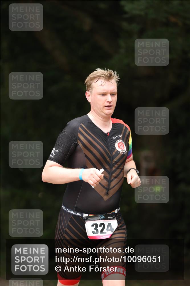 30.08.2026 - Elbe Triathlon Hamburg Antke Förster http://msf.ph/oto/10096051 30.08.2026 10:11:02 Laufen 324, 1910 meine-sportfotos.de