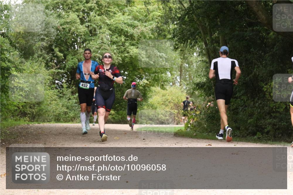 30.08.2026 - Elbe Triathlon Hamburg Antke Förster http://msf.ph/oto/10096058 30.08.2026 10:15:55 Laufen 432 meine-sportfotos.de