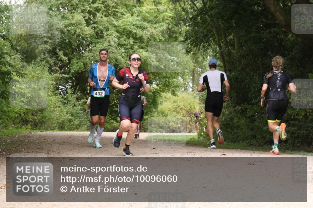 30.08.2026 - Elbe Triathlon Hamburg Antke Förster http://msf.ph/oto/10096060 30.08.2026 10:15:55 Laufen 0, 432 meine-sportfotos.de