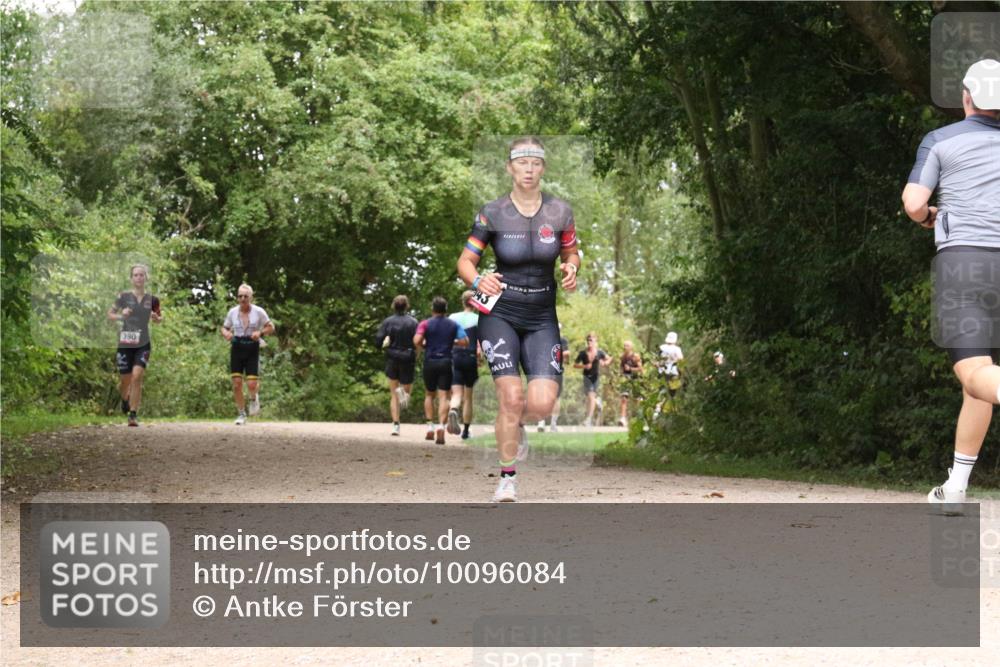 30.08.2026 - Elbe Triathlon Hamburg Antke Förster http://msf.ph/oto/10096084 30.08.2026 10:16:10 Laufen 390, 43 meine-sportfotos.de