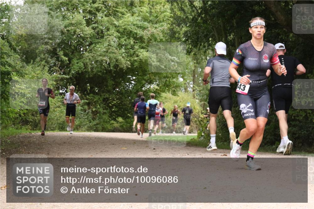 30.08.2026 - Elbe Triathlon Hamburg Antke Förster http://msf.ph/oto/10096086 30.08.2026 10:16:11 Laufen 390, 343, 1 meine-sportfotos.de