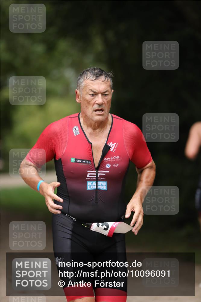 30.08.2026 - Elbe Triathlon Hamburg Antke Förster http://msf.ph/oto/10096091 30.08.2026 10:11:30 Laufen 3 meine-sportfotos.de
