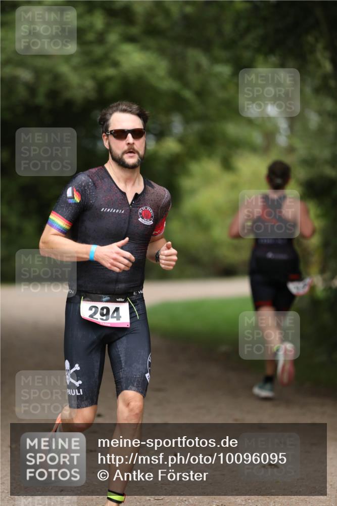 30.08.2026 - Elbe Triathlon Hamburg Antke Förster http://msf.ph/oto/10096095 30.08.2026 10:11:32 Laufen 294 meine-sportfotos.de