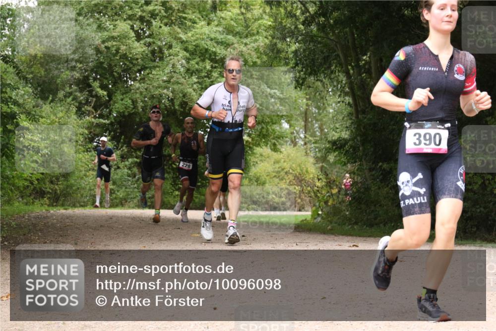 30.08.2026 - Elbe Triathlon Hamburg Antke Förster http://msf.ph/oto/10096098 30.08.2026 10:16:18 Laufen 228, 390 meine-sportfotos.de
