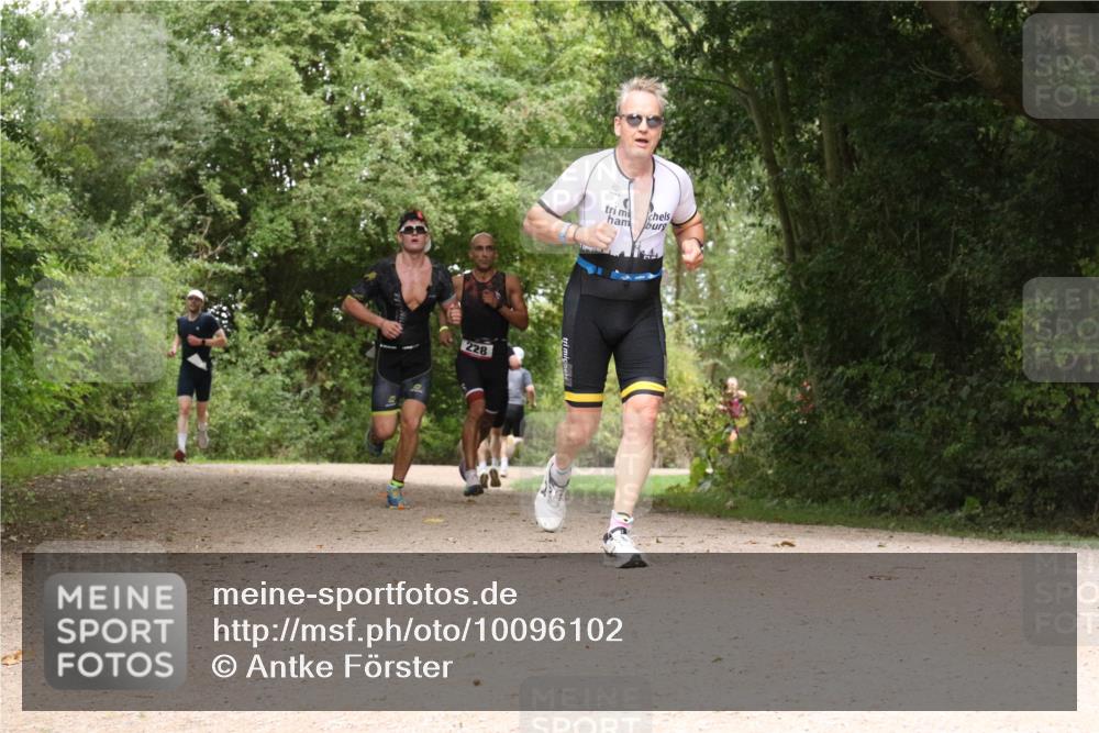 30.08.2026 - Elbe Triathlon Hamburg Antke Förster http://msf.ph/oto/10096102 30.08.2026 10:16:19 Laufen 228 meine-sportfotos.de