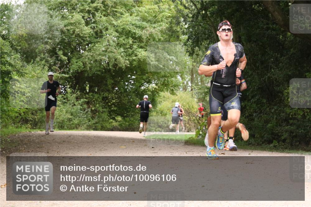 30.08.2026 - Elbe Triathlon Hamburg Antke Förster http://msf.ph/oto/10096106 30.08.2026 10:16:20 Laufen  meine-sportfotos.de