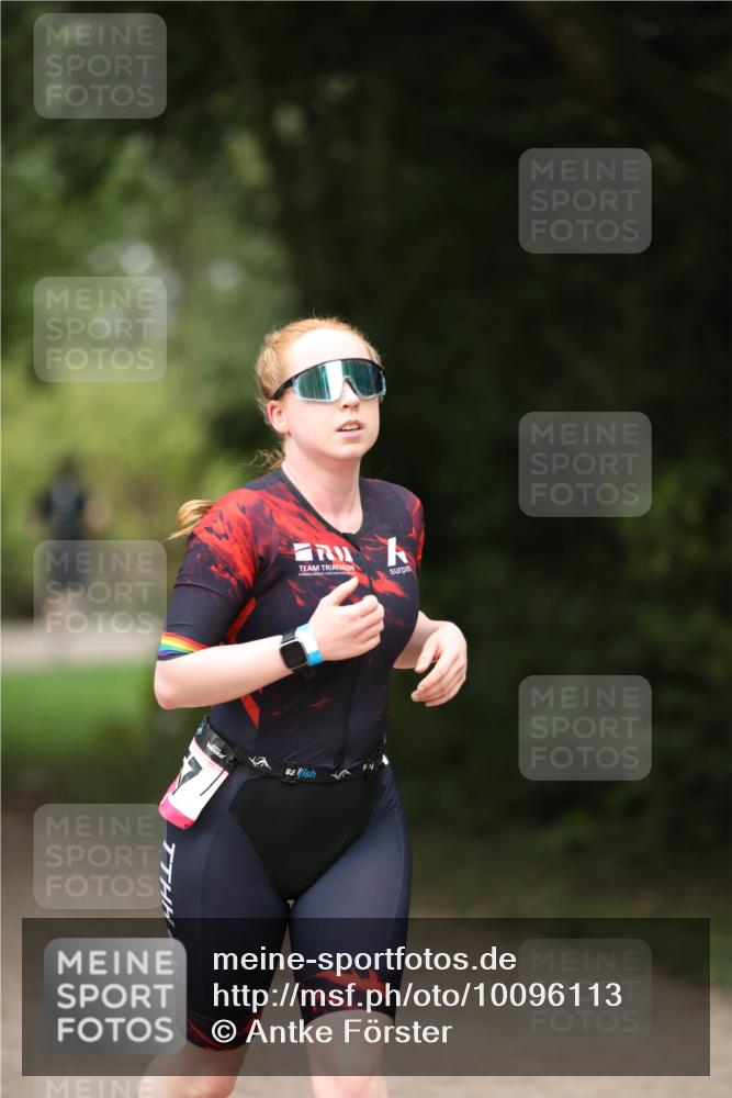 30.08.2026 - Elbe Triathlon Hamburg Antke Förster http://msf.ph/oto/10096113 30.08.2026 10:11:45 Laufen  meine-sportfotos.de
