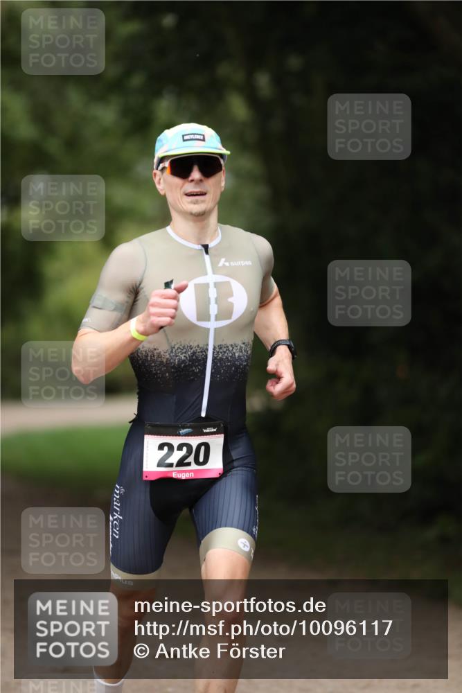 30.08.2026 - Elbe Triathlon Hamburg Antke Förster http://msf.ph/oto/10096117 30.08.2026 10:11:47 Laufen 220 meine-sportfotos.de