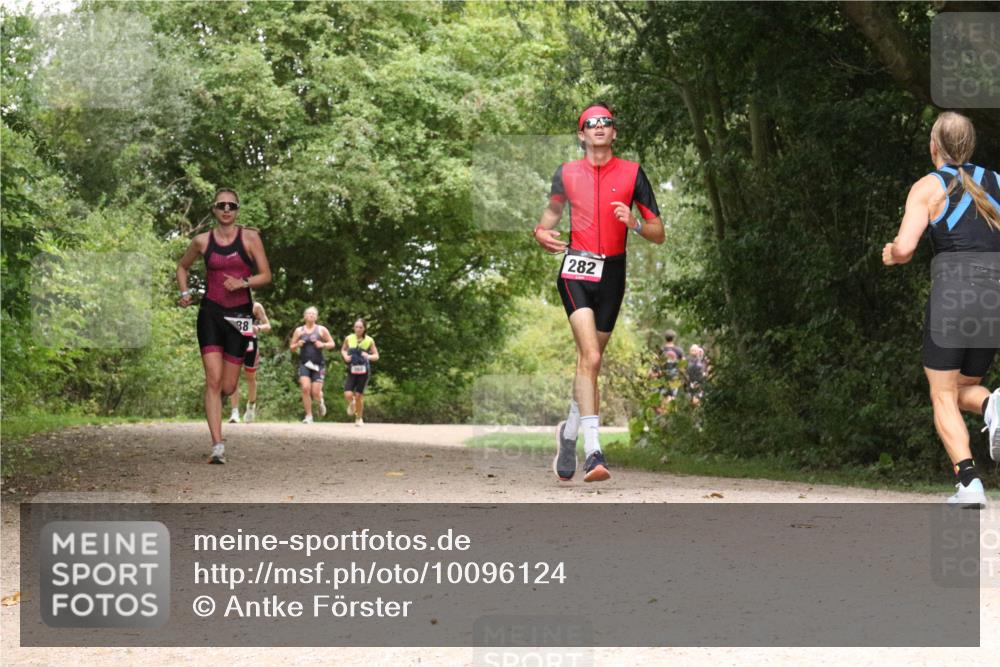 30.08.2026 - Elbe Triathlon Hamburg Antke Förster http://msf.ph/oto/10096124 30.08.2026 10:16:33 Laufen 38, 282 meine-sportfotos.de