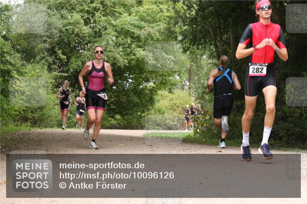 30.08.2026 - Elbe Triathlon Hamburg Antke Förster http://msf.ph/oto/10096126 30.08.2026 10:16:34 Laufen 8, 282 meine-sportfotos.de