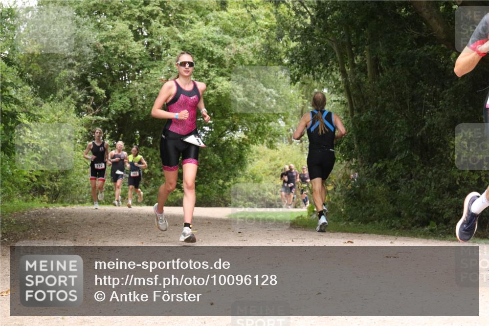 30.08.2026 - Elbe Triathlon Hamburg Antke Förster http://msf.ph/oto/10096128 30.08.2026 10:16:34 Laufen 327 meine-sportfotos.de