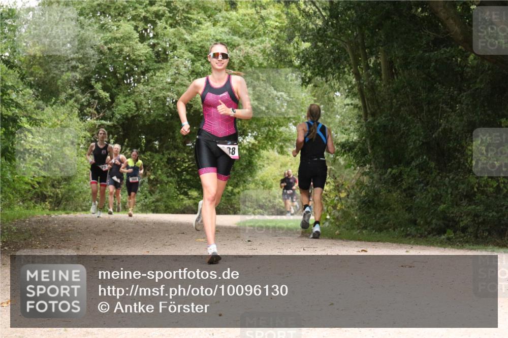 30.08.2026 - Elbe Triathlon Hamburg Antke Förster http://msf.ph/oto/10096130 30.08.2026 10:16:35 Laufen 360, 38 meine-sportfotos.de