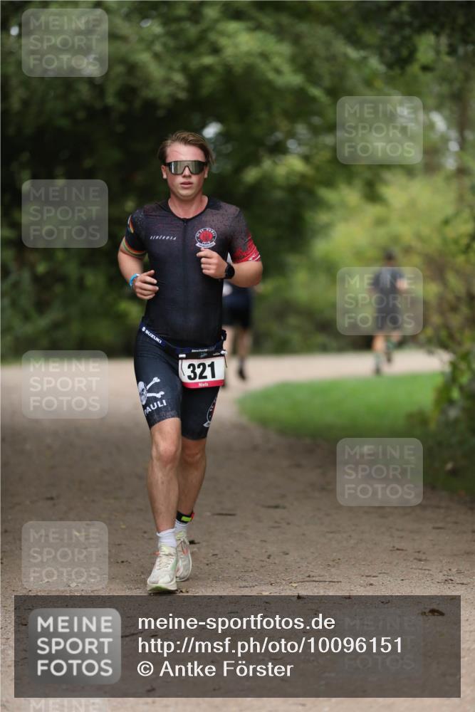 30.08.2026 - Elbe Triathlon Hamburg Antke Förster http://msf.ph/oto/10096151 30.08.2026 10:12:22 Laufen 321 meine-sportfotos.de