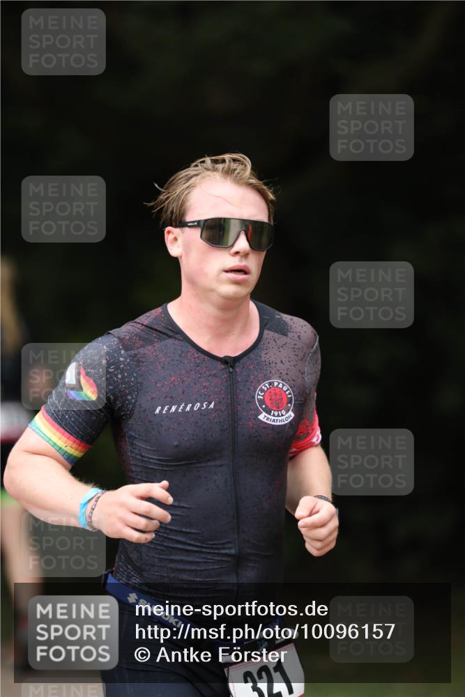 30.08.2026 - Elbe Triathlon Hamburg Antke Förster http://msf.ph/oto/10096157 30.08.2026 10:12:24 Laufen 321, 1910 meine-sportfotos.de
