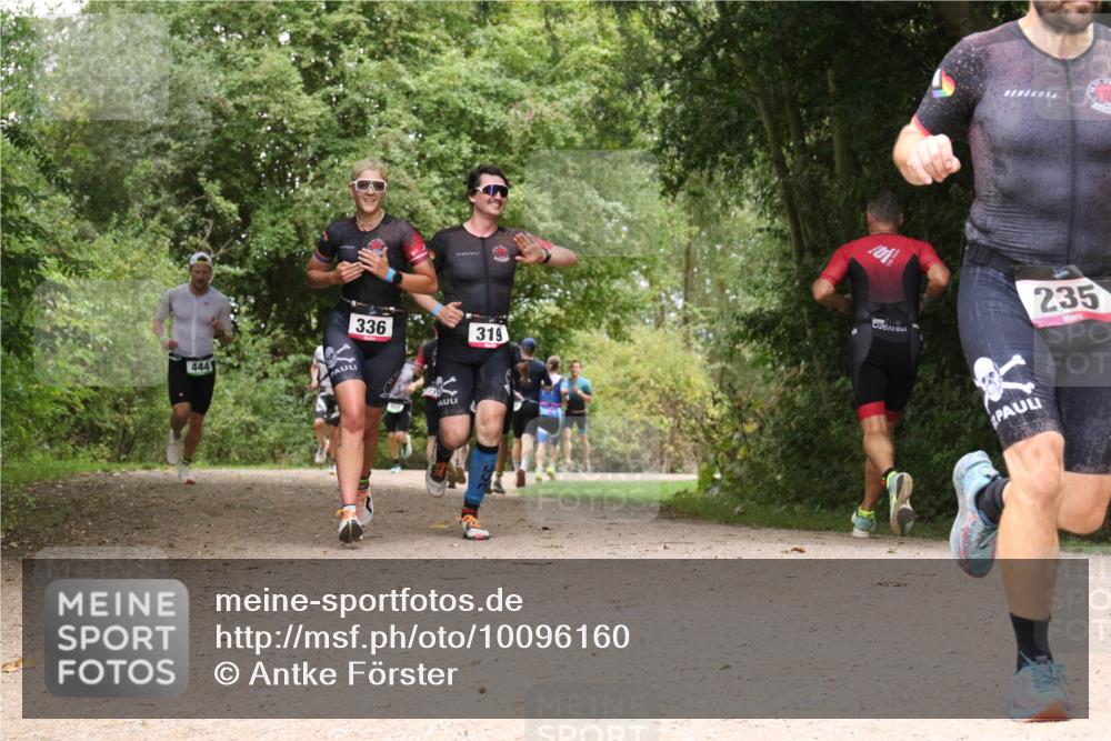 30.08.2026 - Elbe Triathlon Hamburg Antke Förster http://msf.ph/oto/10096160 30.08.2026 10:16:48 Laufen 444, 336, 319, 235 meine-sportfotos.de