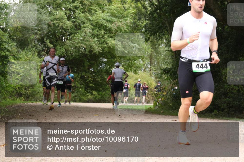 30.08.2026 - Elbe Triathlon Hamburg Antke Förster http://msf.ph/oto/10096170 30.08.2026 10:16:53 Laufen 512, 444 meine-sportfotos.de