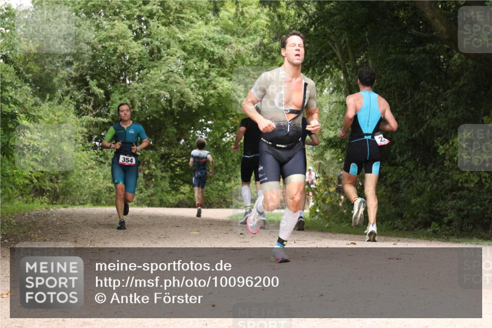 30.08.2026 - Elbe Triathlon Hamburg Antke Förster http://msf.ph/oto/10096200 30.08.2026 10:17:26 Laufen 354, 2 meine-sportfotos.de