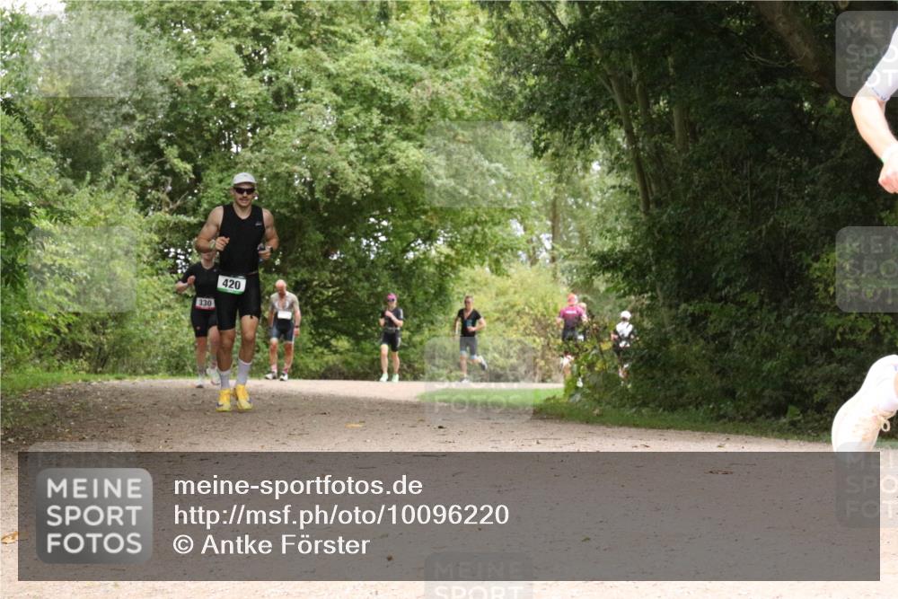 30.08.2026 - Elbe Triathlon Hamburg Antke Förster http://msf.ph/oto/10096220 30.08.2026 10:17:41 Laufen 330, 420 meine-sportfotos.de