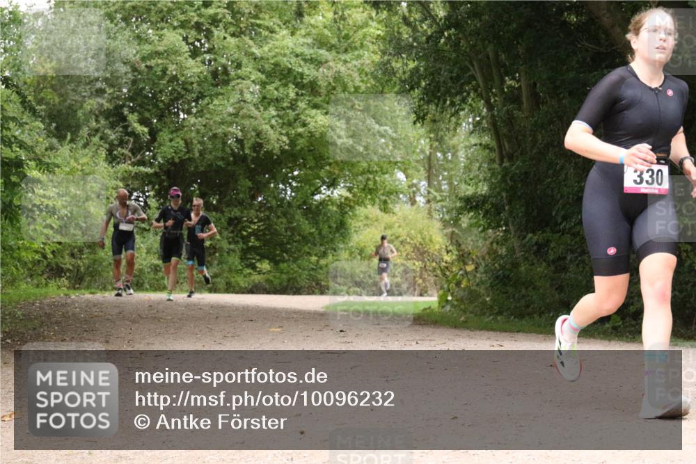 30.08.2026 - Elbe Triathlon Hamburg Antke Förster http://msf.ph/oto/10096232 30.08.2026 10:17:47 Laufen 330 meine-sportfotos.de
