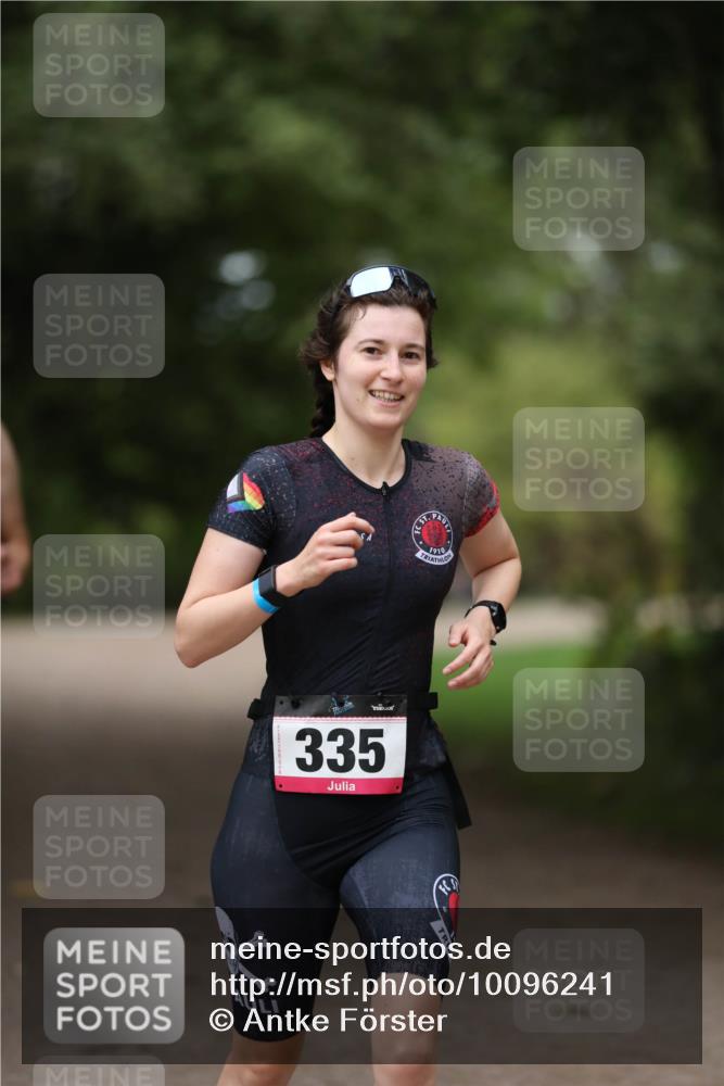 30.08.2026 - Elbe Triathlon Hamburg Antke Förster http://msf.ph/oto/10096241 30.08.2026 10:13:44 Laufen 335, 1910 meine-sportfotos.de