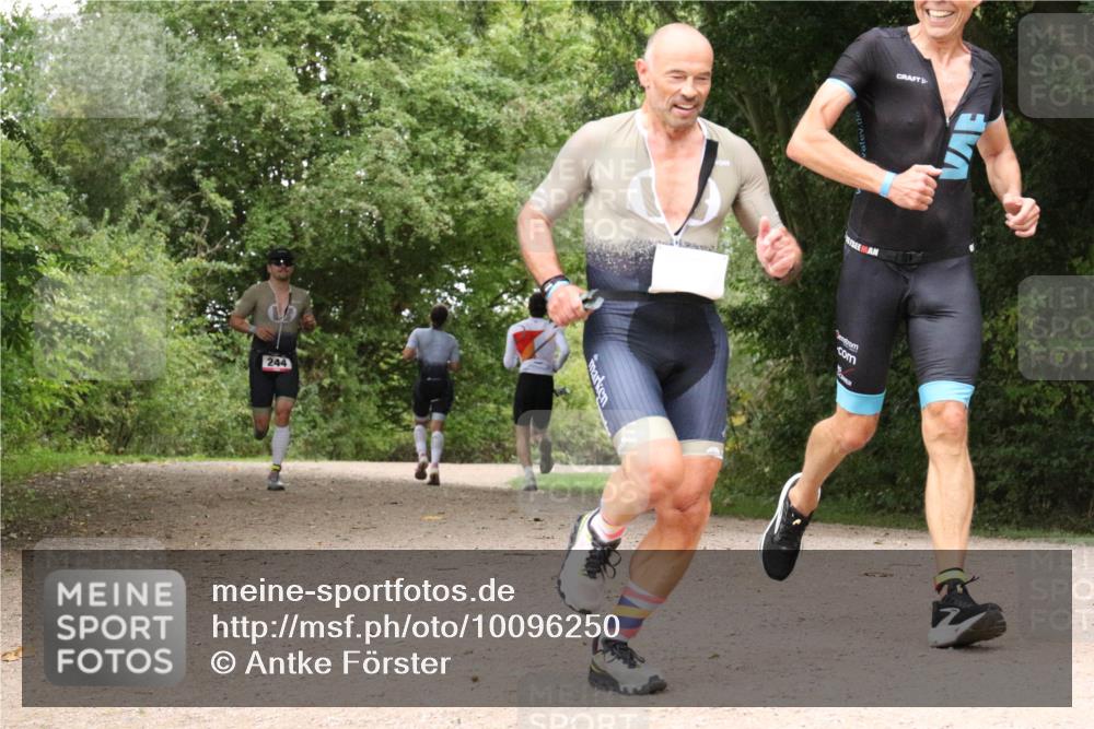 30.08.2026 - Elbe Triathlon Hamburg Antke Förster http://msf.ph/oto/10096250 30.08.2026 10:17:56 Laufen 244 meine-sportfotos.de