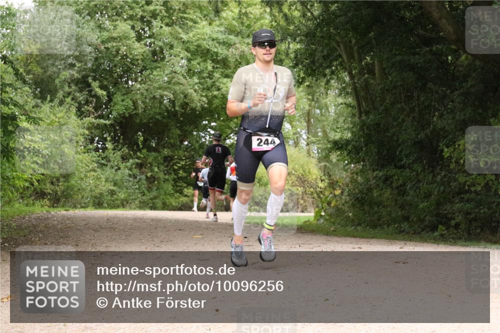 30.08.2026 - Elbe Triathlon Hamburg Antke Förster http://msf.ph/oto/10096256 30.08.2026 10:17:59 Laufen 244 meine-sportfotos.de