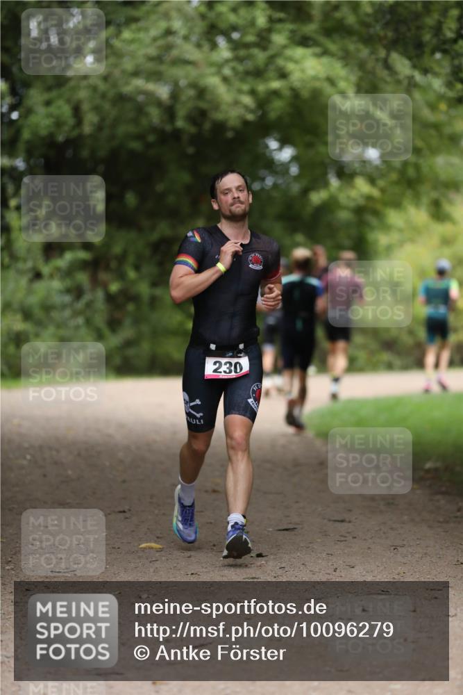 30.08.2026 - Elbe Triathlon Hamburg Antke Förster http://msf.ph/oto/10096279 30.08.2026 10:14:57 Laufen 230 meine-sportfotos.de