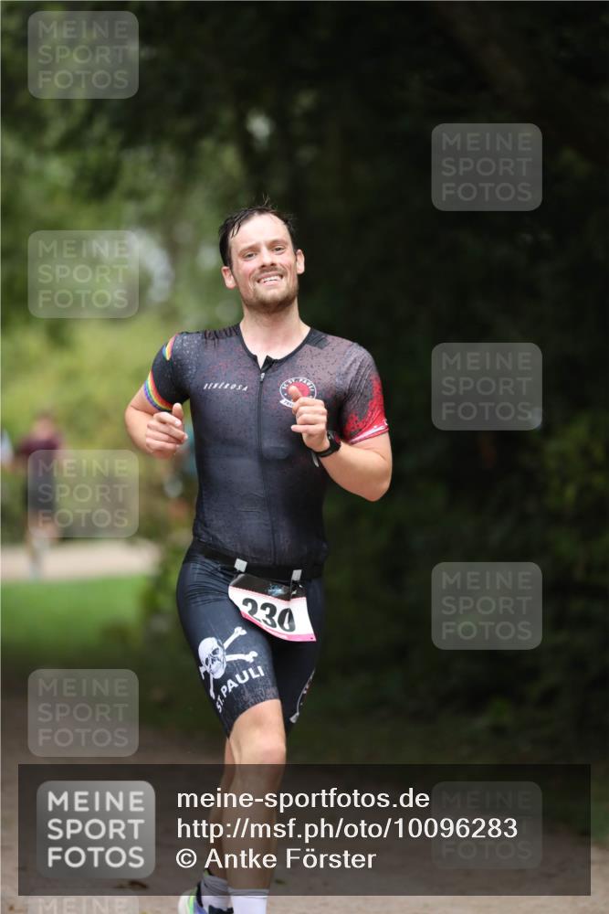 30.08.2026 - Elbe Triathlon Hamburg Antke Förster http://msf.ph/oto/10096283 30.08.2026 10:14:58 Laufen 230 meine-sportfotos.de