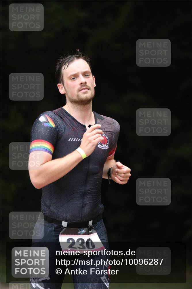 30.08.2026 - Elbe Triathlon Hamburg Antke Förster http://msf.ph/oto/10096287 30.08.2026 10:14:59 Laufen 1910, 230 meine-sportfotos.de
