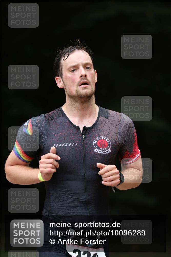 30.08.2026 - Elbe Triathlon Hamburg Antke Förster http://msf.ph/oto/10096289 30.08.2026 10:15:00 Laufen 1910 meine-sportfotos.de