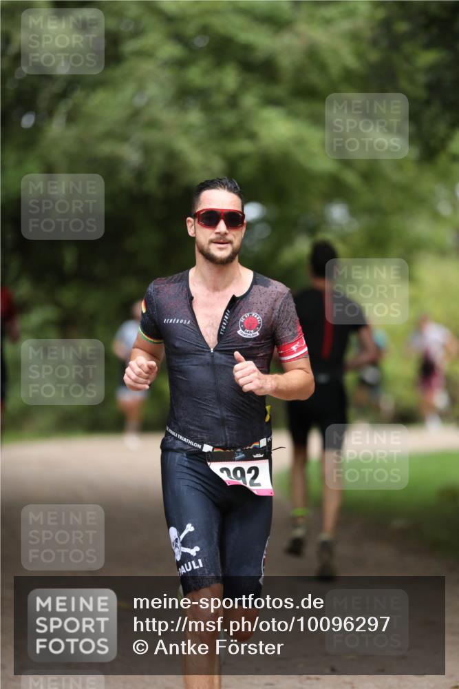 30.08.2026 - Elbe Triathlon Hamburg Antke Förster http://msf.ph/oto/10096297 30.08.2026 10:15:10 Laufen 1910, 392 meine-sportfotos.de