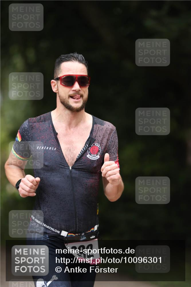 30.08.2026 - Elbe Triathlon Hamburg Antke Förster http://msf.ph/oto/10096301 30.08.2026 10:15:11 Laufen 1910, 192 meine-sportfotos.de