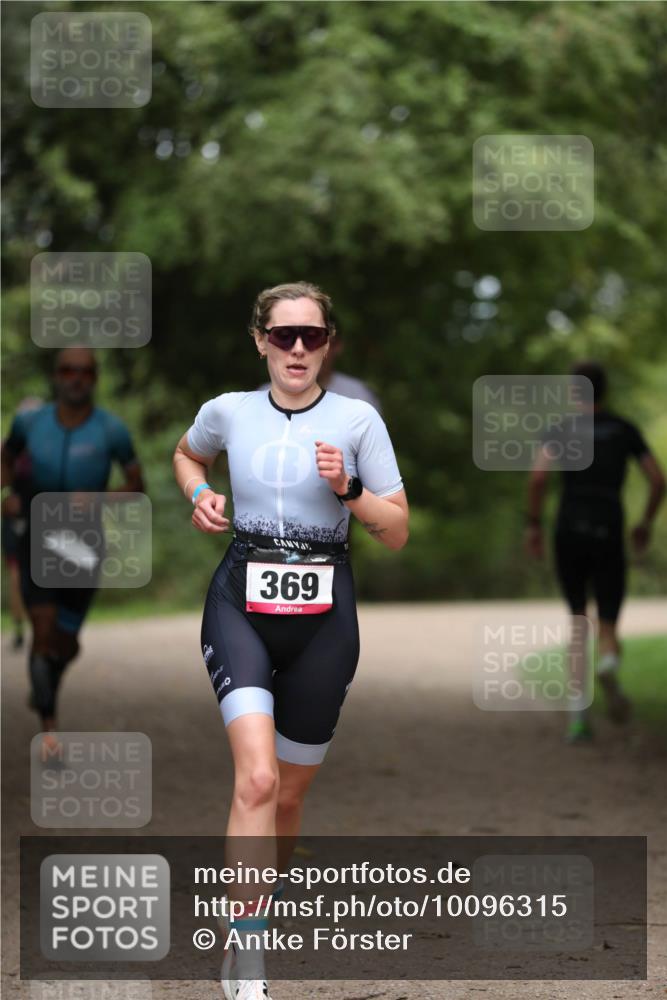 30.08.2026 - Elbe Triathlon Hamburg Antke Förster http://msf.ph/oto/10096315 30.08.2026 10:15:19 Laufen 369 meine-sportfotos.de