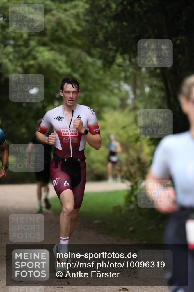 30.08.2026 - Elbe Triathlon Hamburg Antke Förster http://msf.ph/oto/10096319 30.08.2026 10:15:21 Laufen 13 meine-sportfotos.de