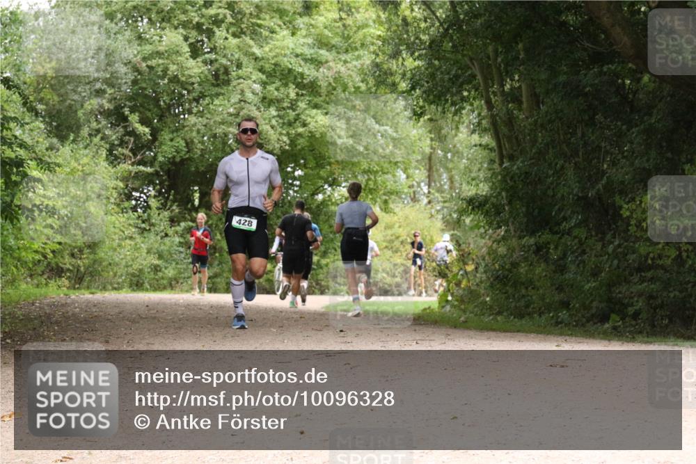30.08.2026 - Elbe Triathlon Hamburg Antke Förster http://msf.ph/oto/10096328 30.08.2026 10:19:46 Laufen 428 meine-sportfotos.de