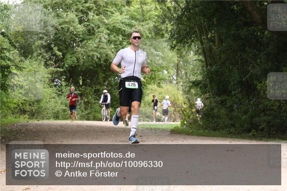 30.08.2026 - Elbe Triathlon Hamburg Antke Förster http://msf.ph/oto/10096330 30.08.2026 10:19:46 Laufen 428 meine-sportfotos.de