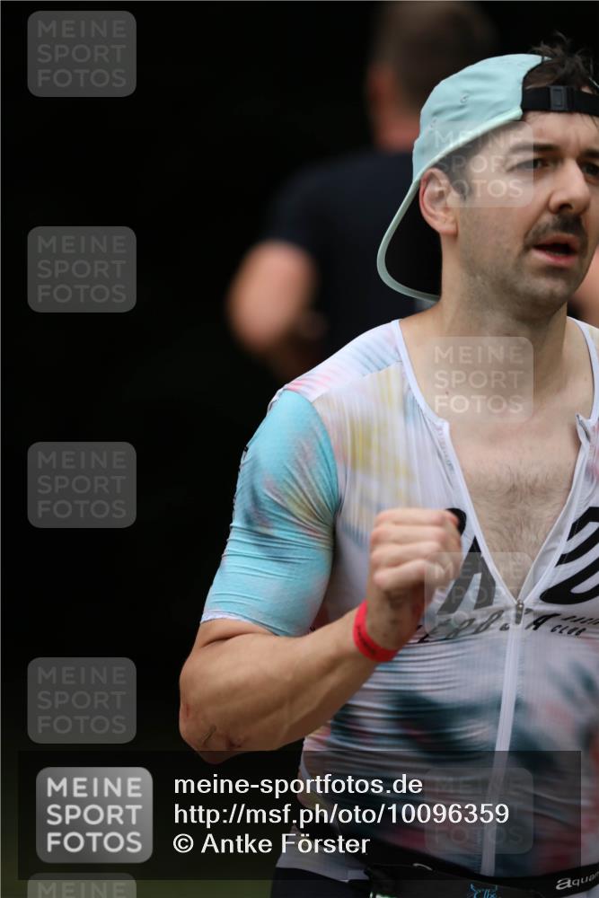 30.08.2026 - Elbe Triathlon Hamburg Antke Förster http://msf.ph/oto/10096359 30.08.2026 10:15:41 Laufen  meine-sportfotos.de