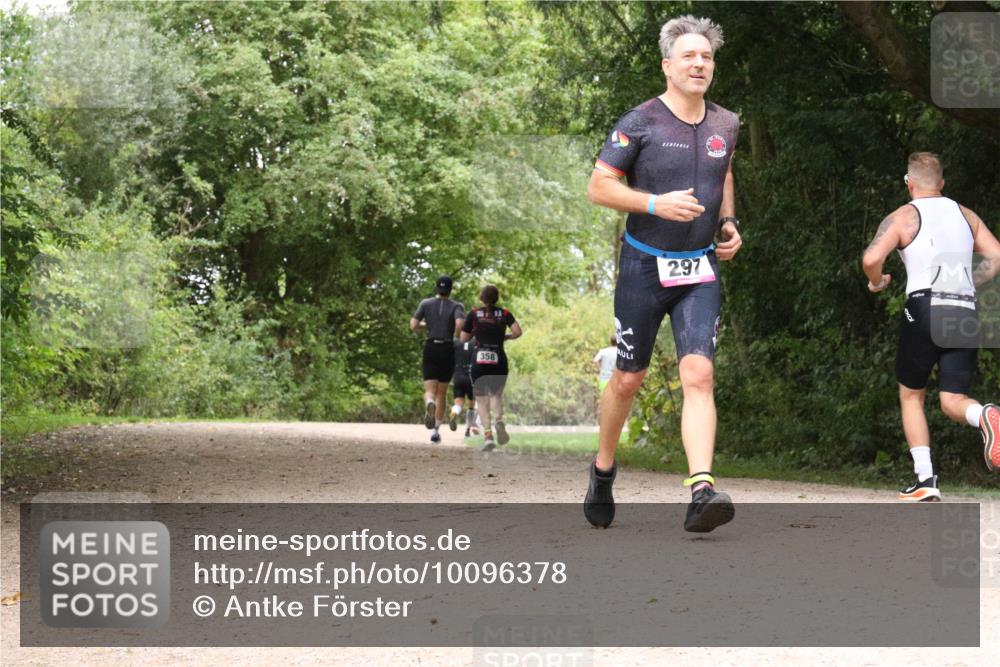 30.08.2026 - Elbe Triathlon Hamburg Antke Förster http://msf.ph/oto/10096378 30.08.2026 10:20:46 Laufen 358, 297 meine-sportfotos.de