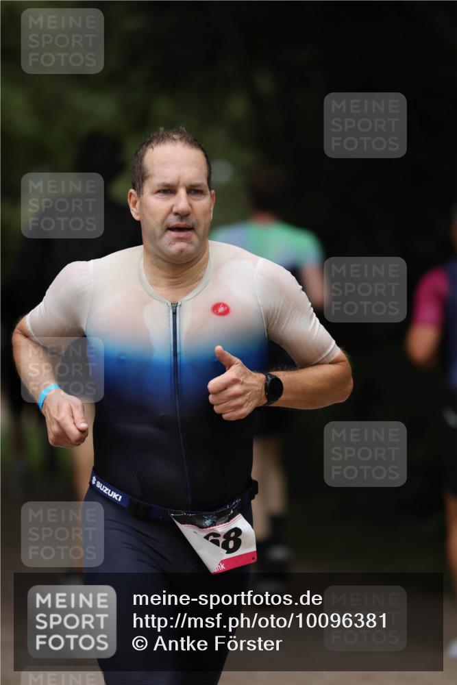 30.08.2026 - Elbe Triathlon Hamburg Antke Förster http://msf.ph/oto/10096381 30.08.2026 10:16:03 Laufen 8 meine-sportfotos.de