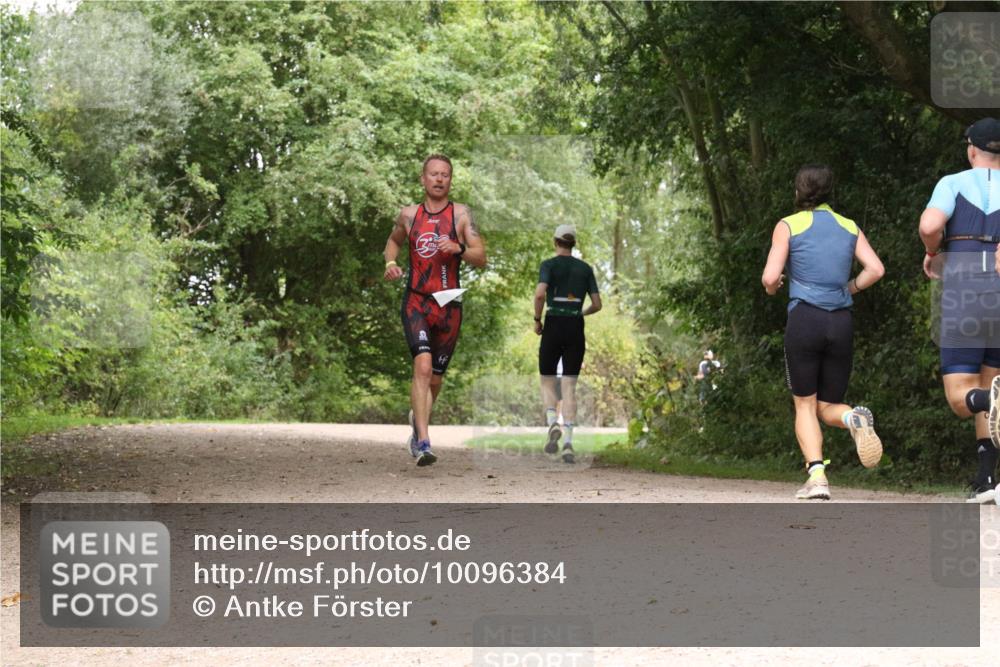 30.08.2026 - Elbe Triathlon Hamburg Antke Förster http://msf.ph/oto/10096384 30.08.2026 10:20:58 Laufen  meine-sportfotos.de