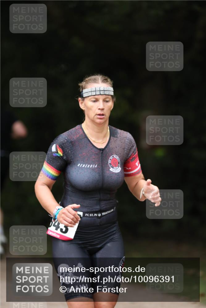 30.08.2026 - Elbe Triathlon Hamburg Antke Förster http://msf.ph/oto/10096391 30.08.2026 10:16:12 Laufen 45, 1910, 1 meine-sportfotos.de