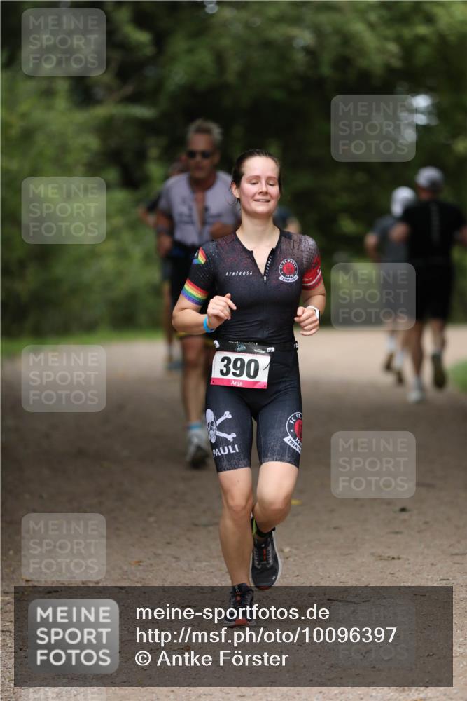 30.08.2026 - Elbe Triathlon Hamburg Antke Förster http://msf.ph/oto/10096397 30.08.2026 10:16:16 Laufen 390 meine-sportfotos.de